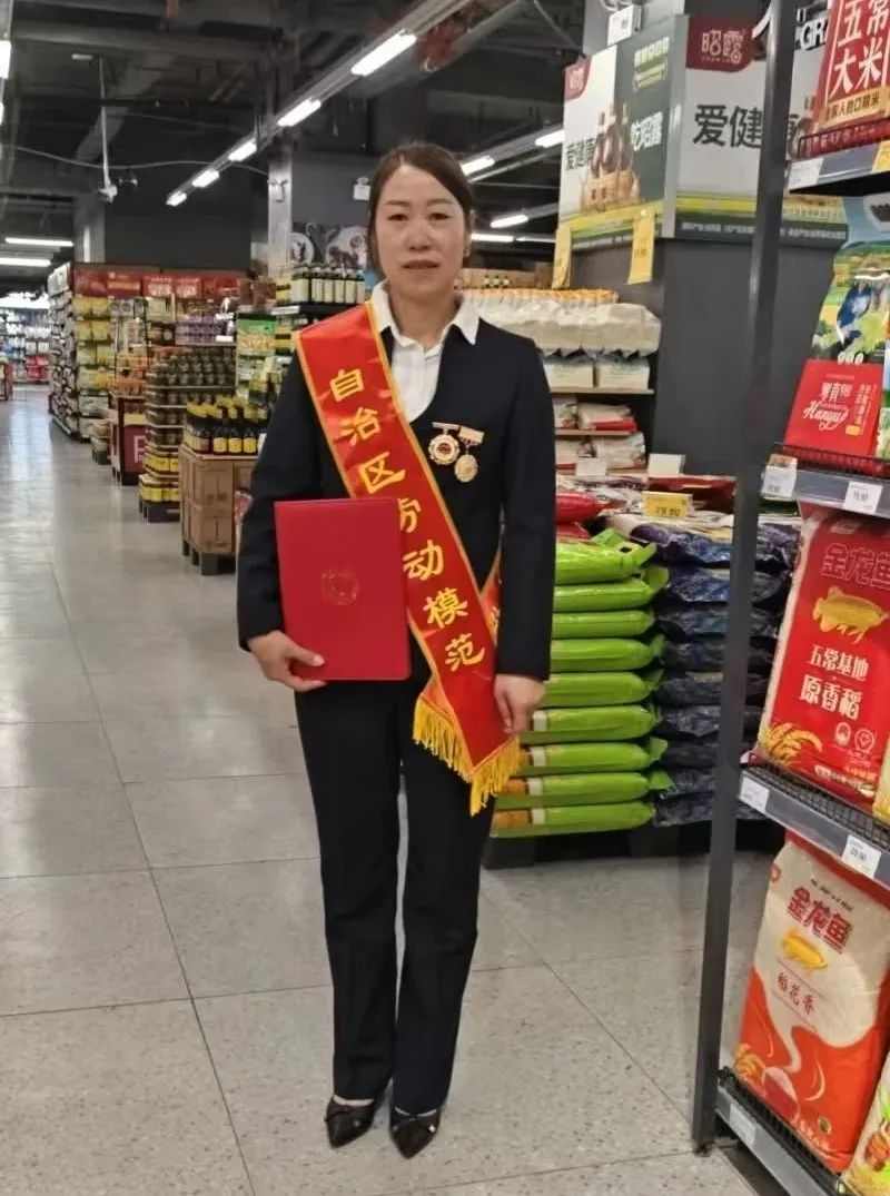 【家鄉(xiāng)好超市】五一國際勞動(dòng)節(jié)｜在家鄉(xiāng)好，“打工人”活成了教科書